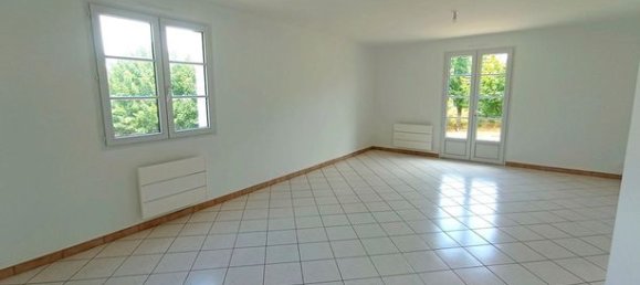 3 bedrooms House in Echire, France No. 301633 3