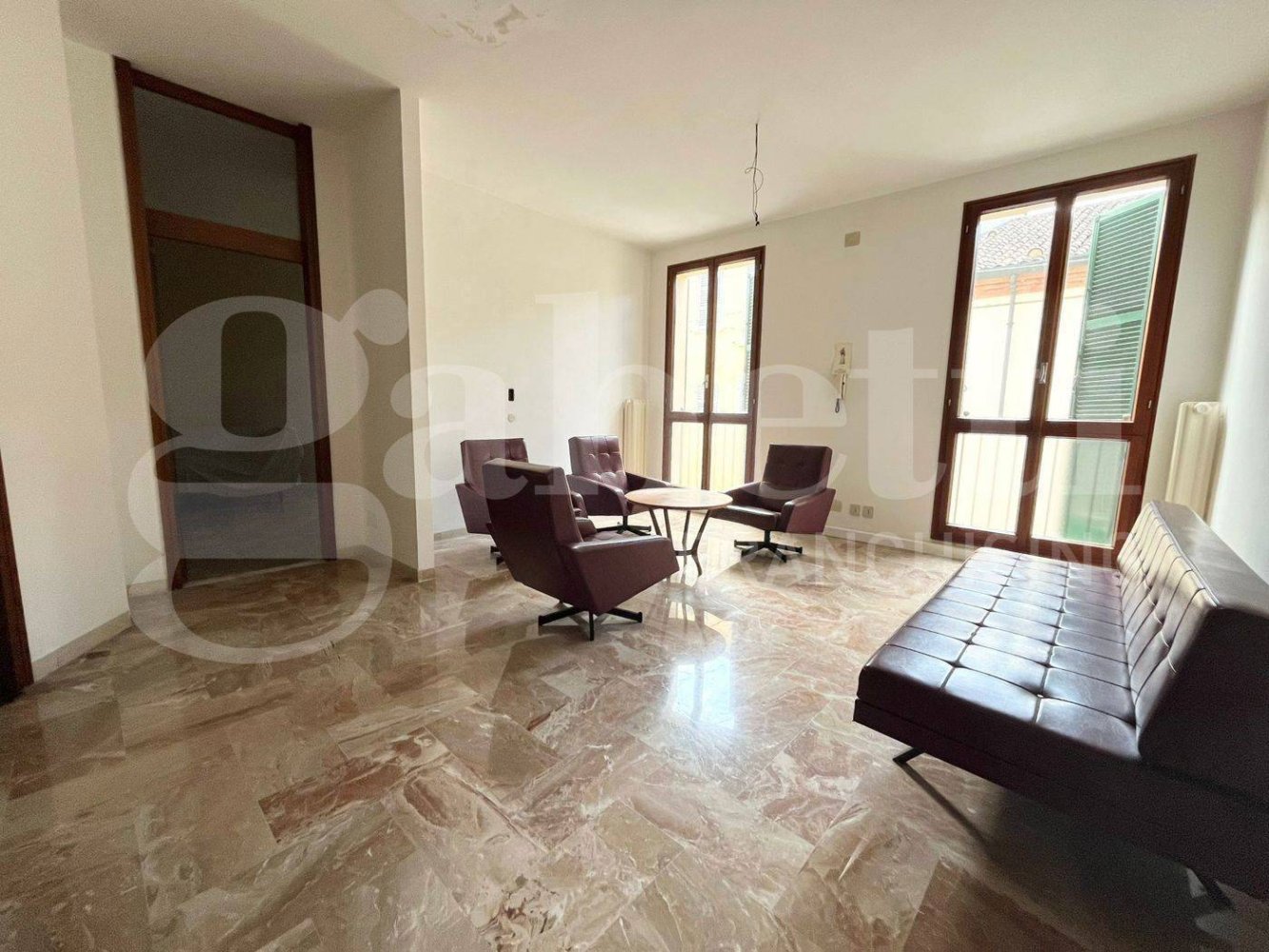 5 rooms Office in Ravenna, Italy No. 301236