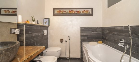 2 bedrooms Apartment in Turin, Italy No. 361703 5