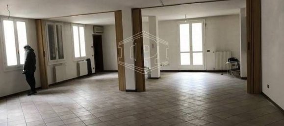 Bureau à Ferrara, Italy 200m² No. 75657 14
