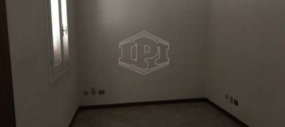 Bureau à Ferrara, Italy 200m² No. 75657 13