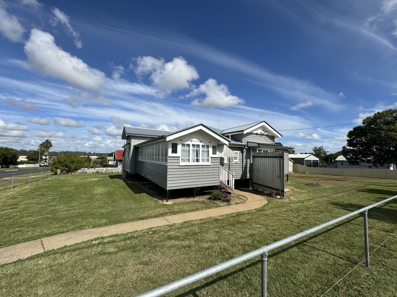 Дуплекс с 5 спальнями в Kingaroy, Австралия № 1013