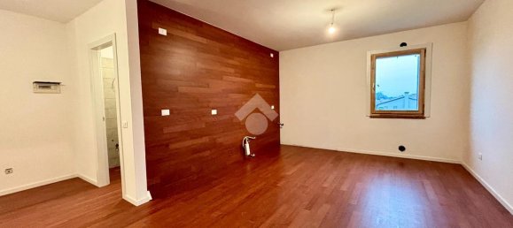 Квартира с 3 комнатами в Лория, Италия № 3049 6