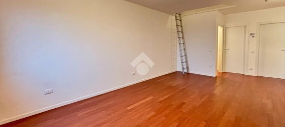 Квартира с 3 комнатами в Лория, Италия № 3049 4