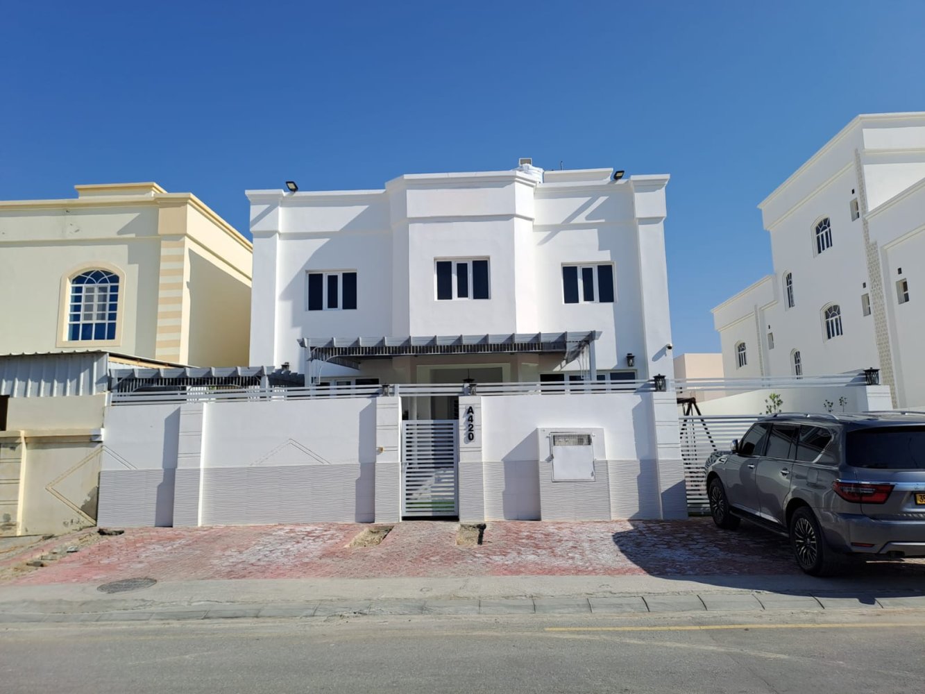 Villa de 5 dormitorios en Al Amarat, Oman No. 1170
