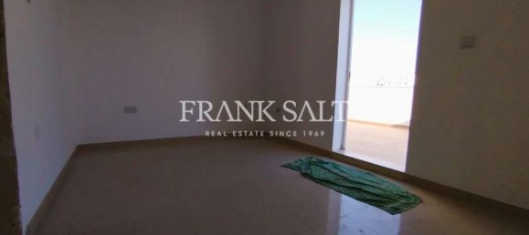 3 bedrooms Penthouse in Marsaskala, Malta No. 2892 2