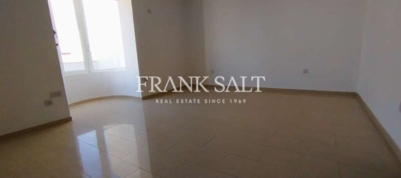 3 bedrooms Penthouse in Marsaskala, Malta No. 2892 12