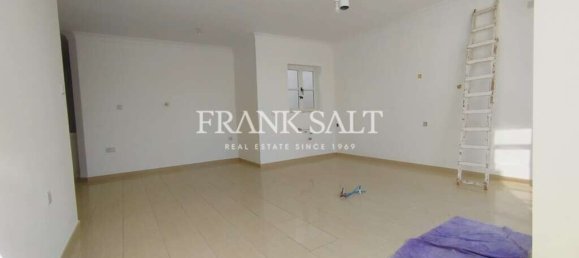 3 bedrooms Penthouse in Marsaskala, Malta No. 2892 10