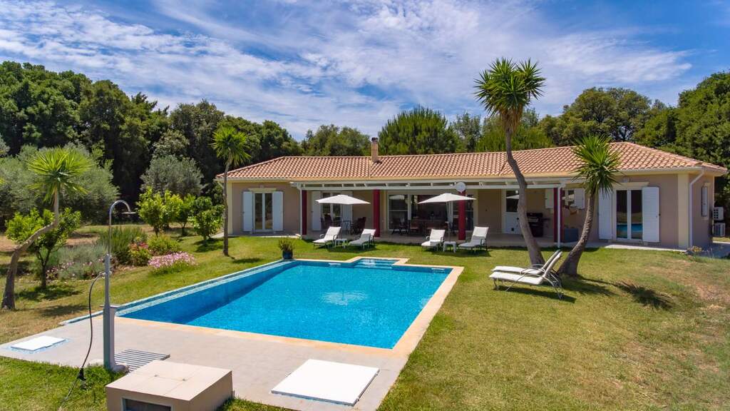 146m² Villa in Magnesia, Greece No. 6651