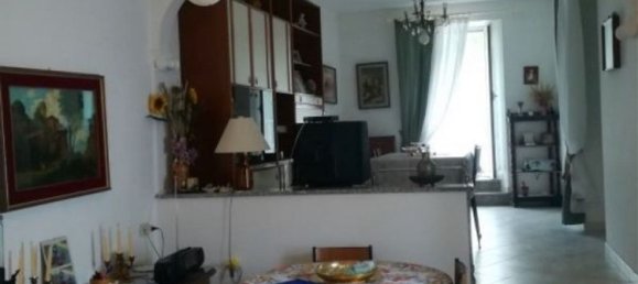 Дом с 12 комнатами в Визоне, Италия № 143221 2