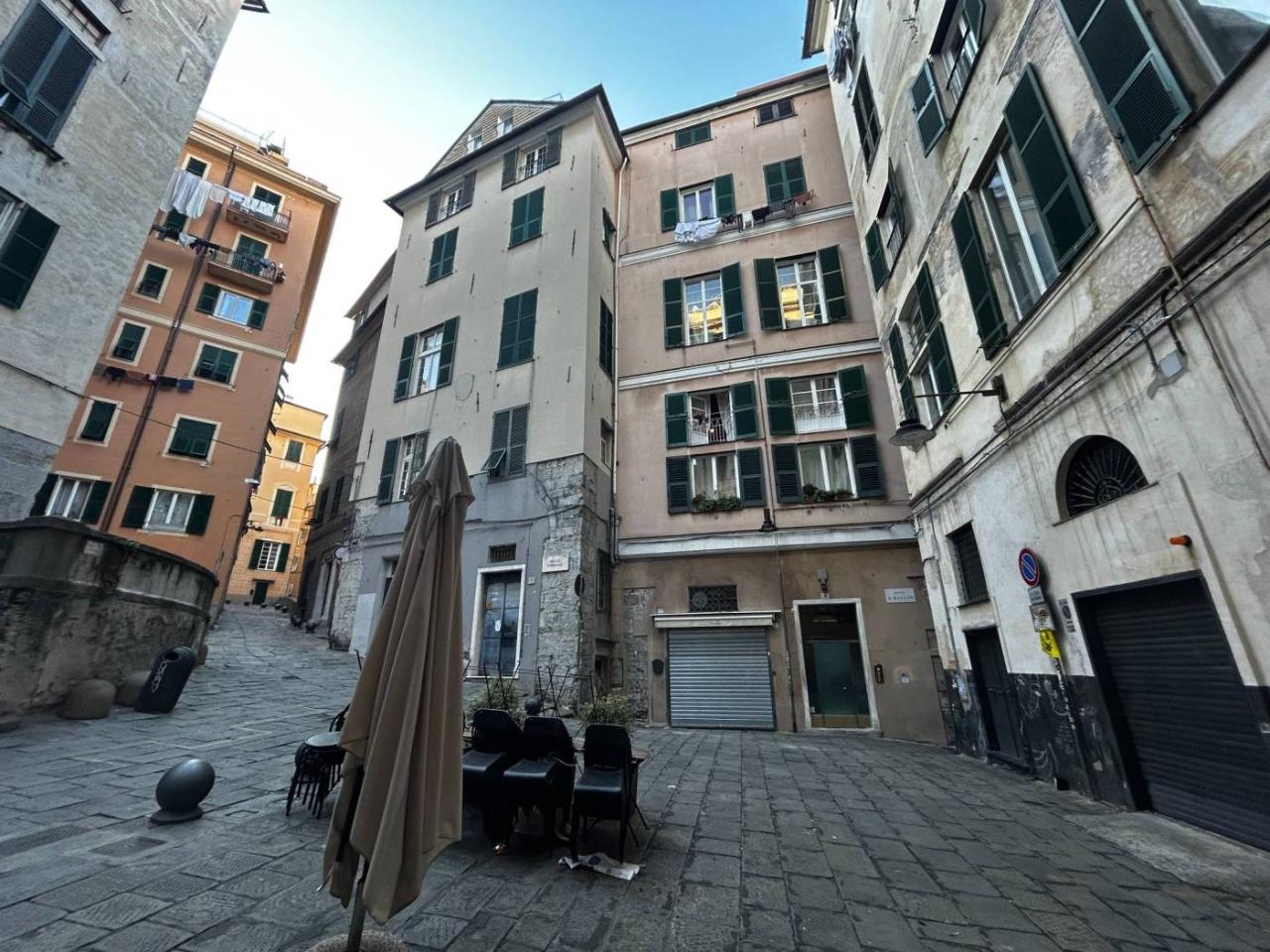 Apartamento de 4 habitaciónes en Genoa, Italy No. 29722