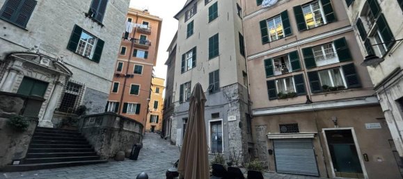 Apartamento de 4 habitaciónes en Genoa, Italy No. 29722 2