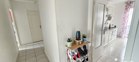 3-salle Appartement à Saint-André-les-Vergers, France No. 55722 3