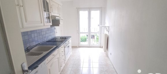 3-salle Appartement à Saint-André-les-Vergers, France No. 55722 2