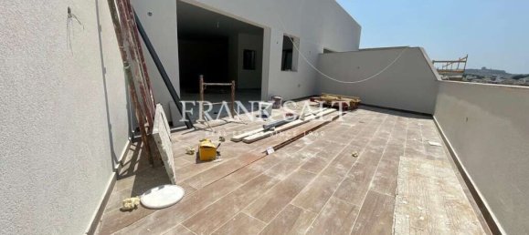 4 bedrooms Penthouse in Attard, Malta No. 1338 4