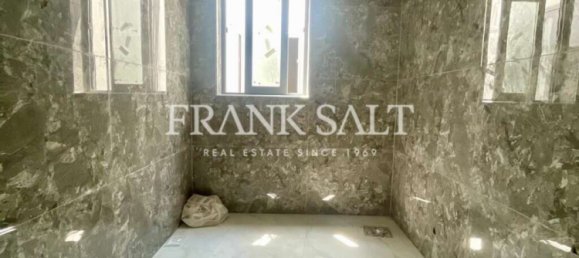 4 bedrooms Penthouse in Attard, Malta No. 1338 9