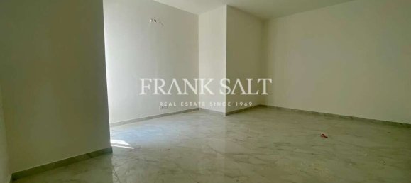 4 bedrooms Penthouse in Attard, Malta No. 1338 5