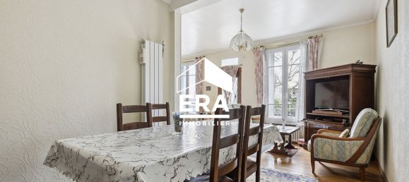 3 bedrooms House in Colombes, France No. 189201 2