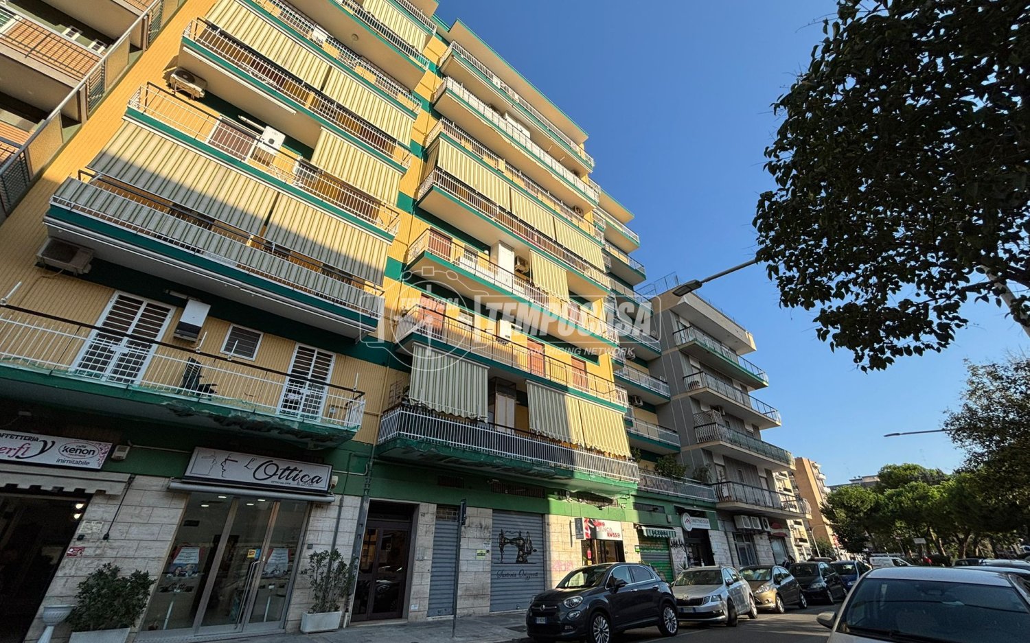 2 bedrooms Apartment in Bari, Italy No. 323083
