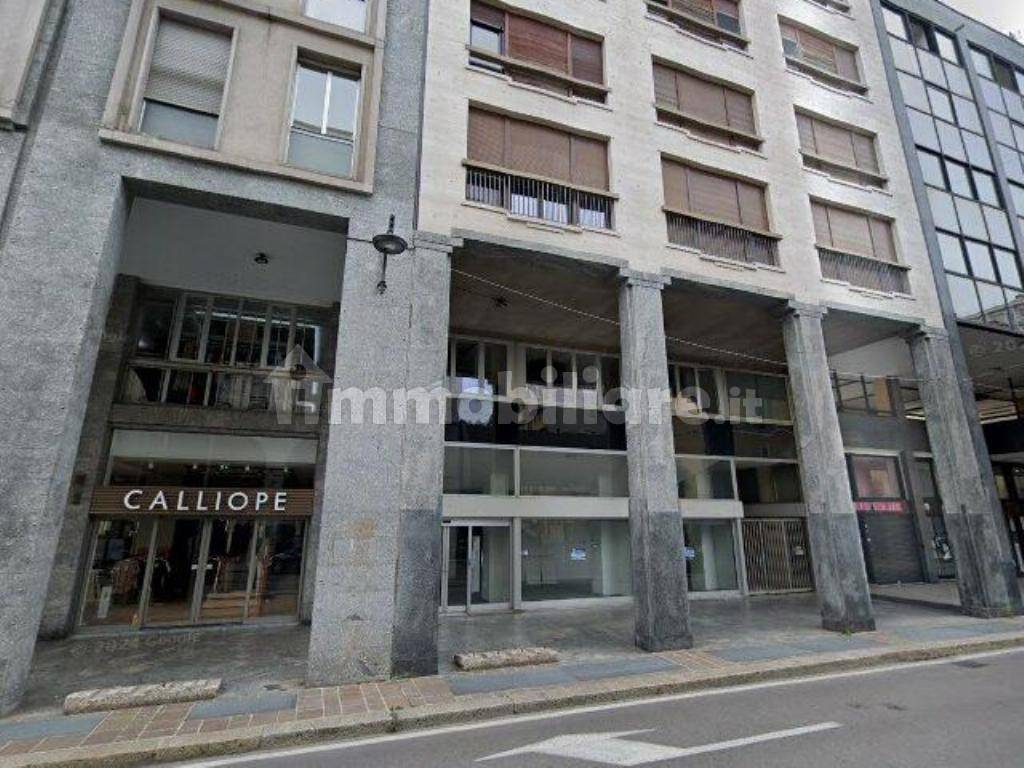 5 bedrooms Apartment in Busto Arsizio, Italy No. 283515