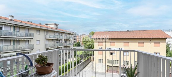 2 rooms Apartment in Bergamo, Italy No. 275022 4
