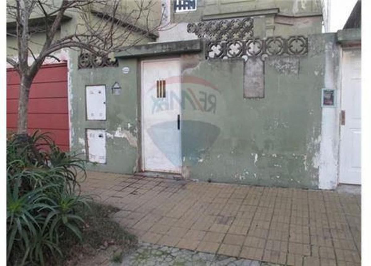 2 bedrooms House in Tres de Febrero, Argentina No. 4427