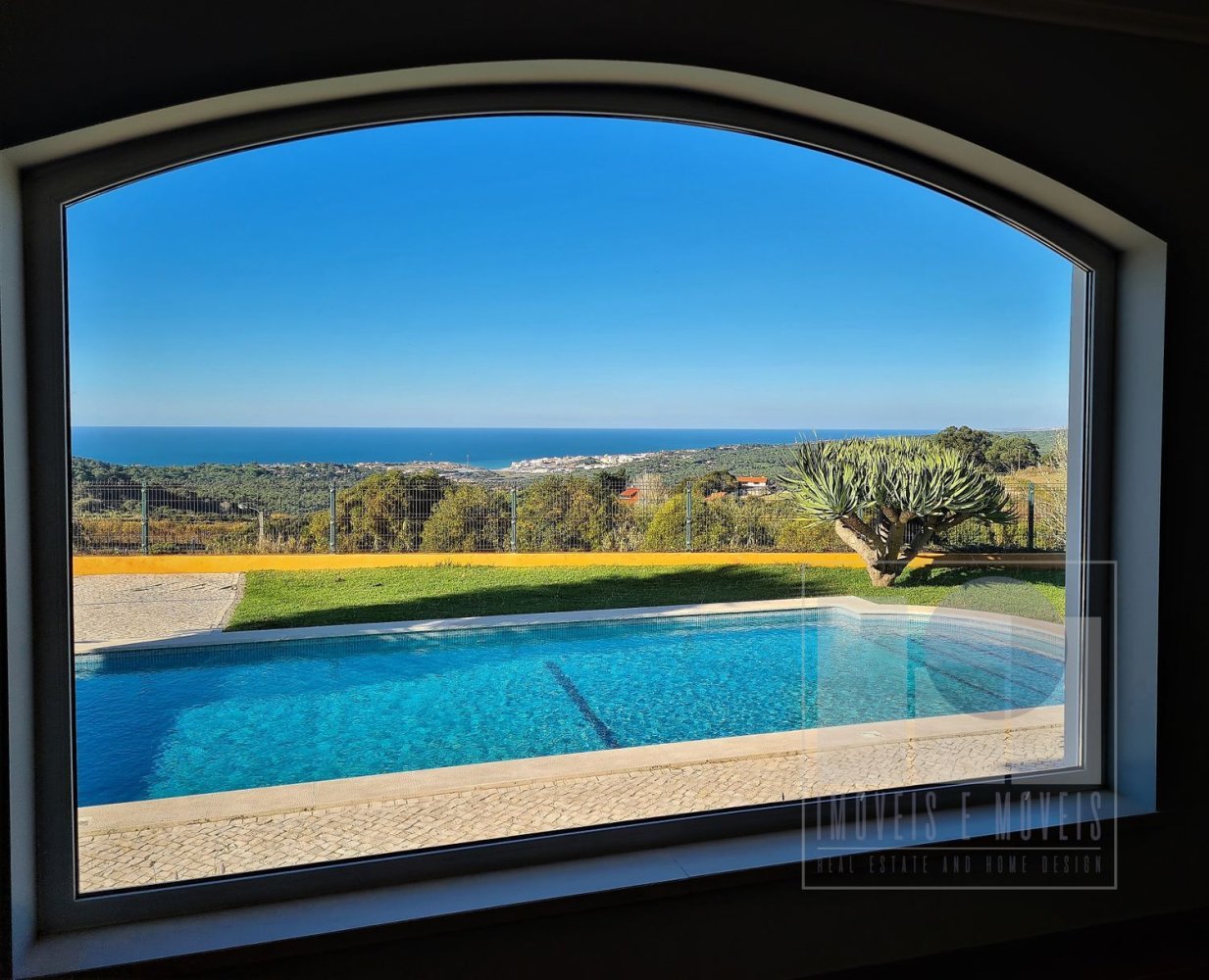 3 bedrooms House in Colares, Portugal No. 49614