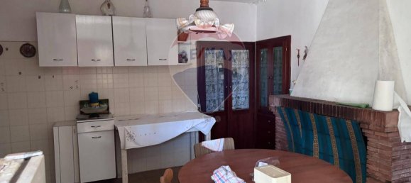 Дом с 5 комнатами в Сант Андреа дель Гарильяно, Италия № 165898 3