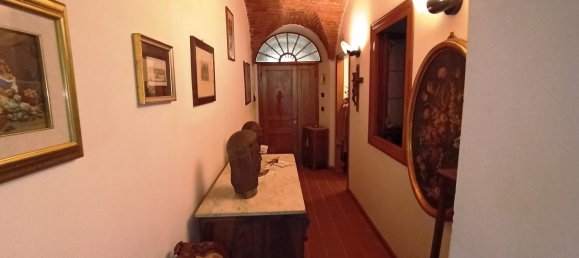 8 rooms Apartment in Sarzana, Italy No. 105884 20