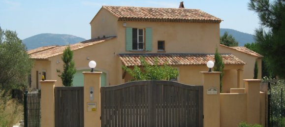 4 غرف نوم فيلا في Le Plan-de-la-Tour, France رقم 914 17