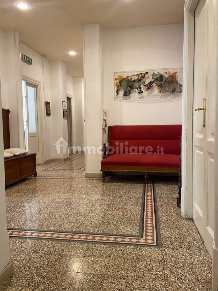 7 bedrooms Apartment in Rome, Italy No. 202725