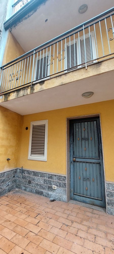 Casa de 4 habitaciónes en Paternò, Italy No. 45200