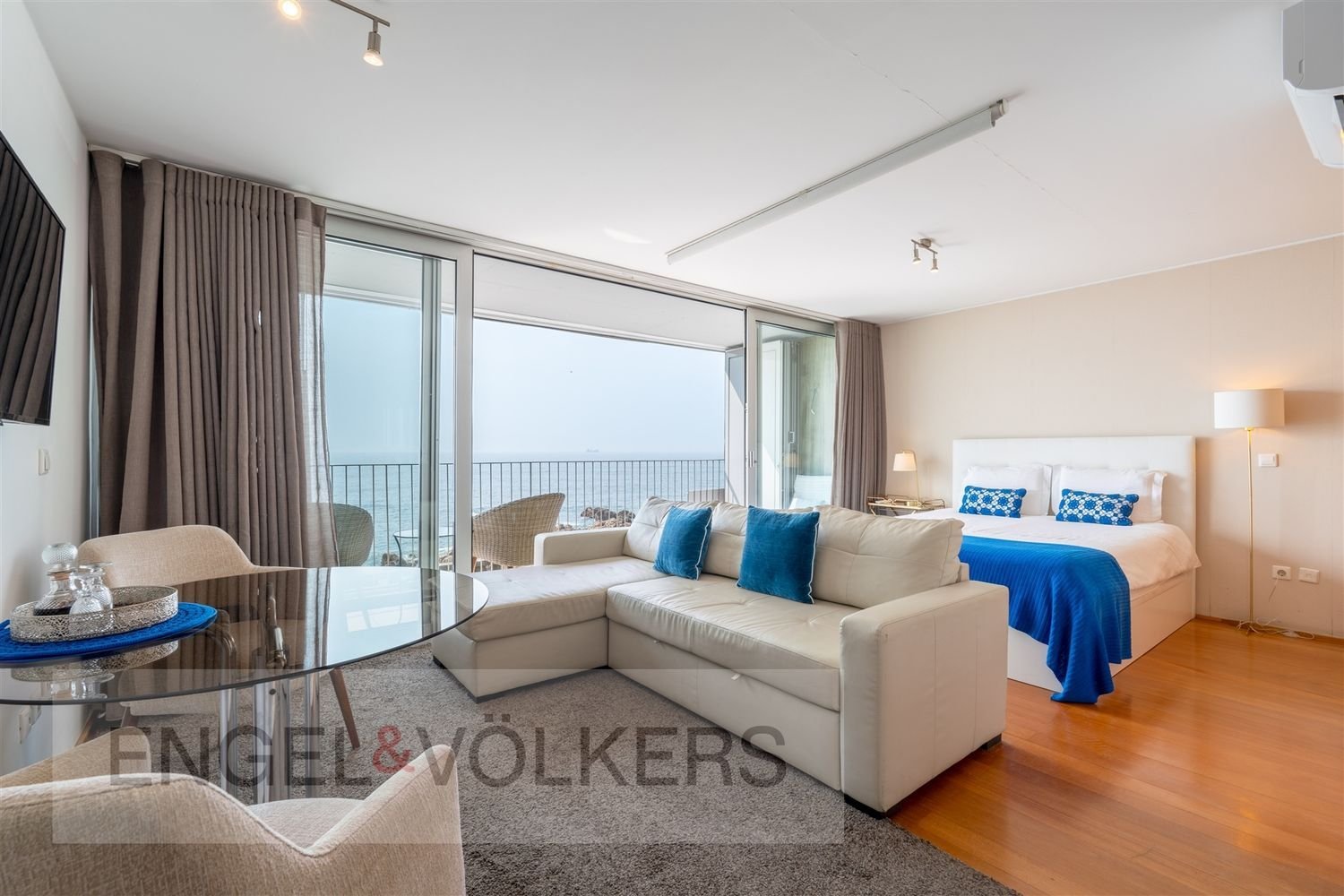 3 bedrooms Apartment in Porto, Portugal No. 127669