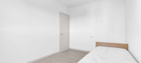 2 bedrooms Apartment in Milan, Italy No. 260231 10