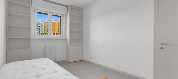 2 bedrooms Apartment in Milan, Italy No. 260231 9