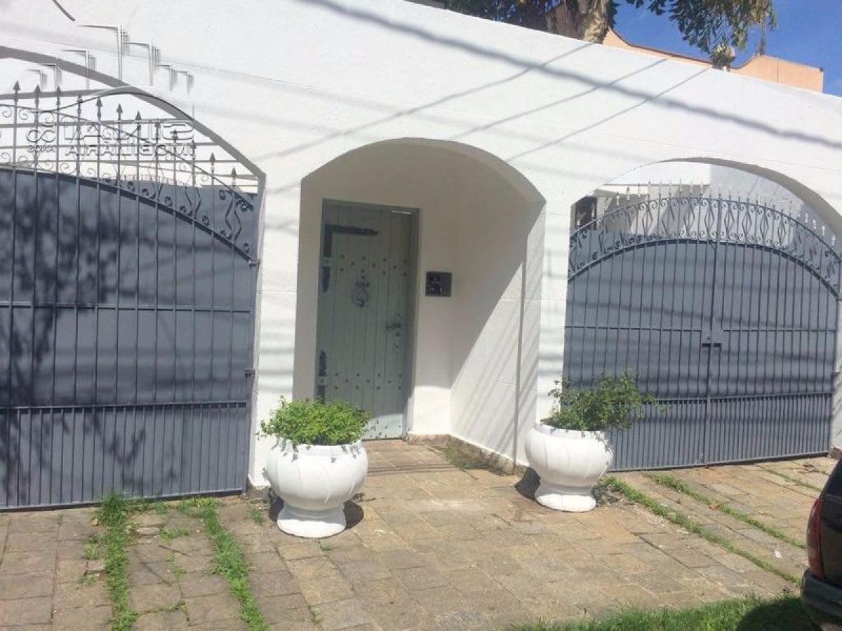 Дом с 4 спальнями в Сан-Паулу, Бразилия № 574097