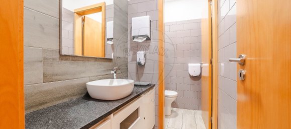 Propiedad comercial en Vila Nova de Gaia, Portugal 79 m² No. 15557 5