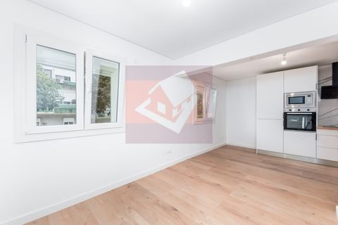 Квартира с 2 спальнями в Одивелаш, Португалия № 323037