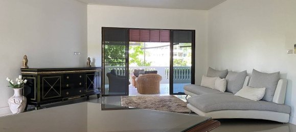 2 bedrooms Condo in Pattaya, Thailand No. 3823 10