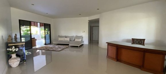 2 bedrooms Condo in Pattaya, Thailand No. 3823 24