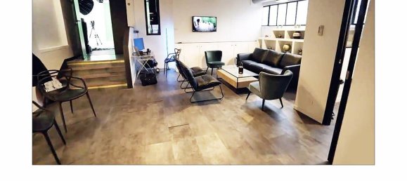 Дом с 12 комнатами в Курбевуа, Франция № 180002 3