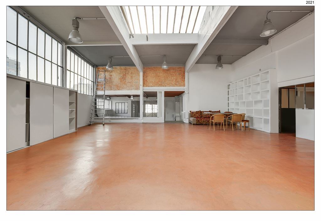 Дом с 12 комнатами в Курбевуа, Франция № 180002