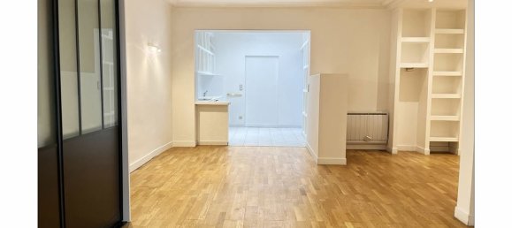 Дом с 12 комнатами в Курбевуа, Франция № 180002 4