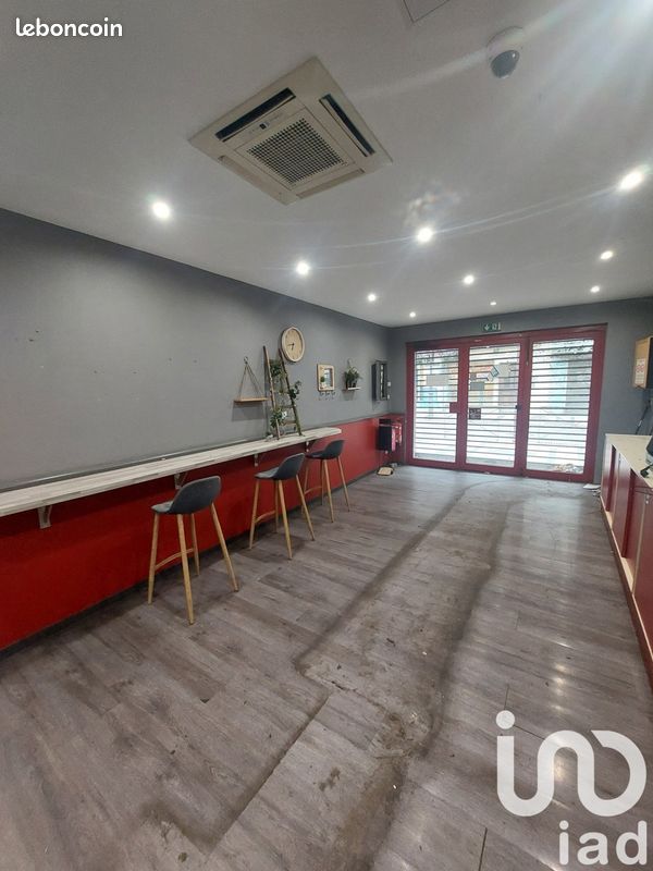 Коммерческая недвижимость 181м² в Тарб, Франция № 320259