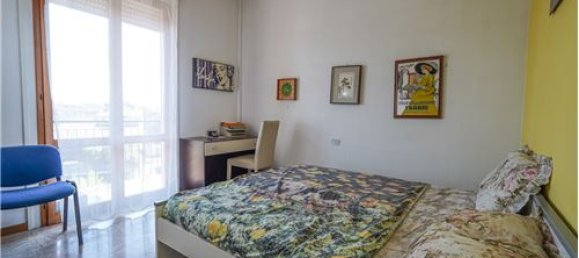 2 bedrooms Apartment in Curno, Italy No. 289513 8