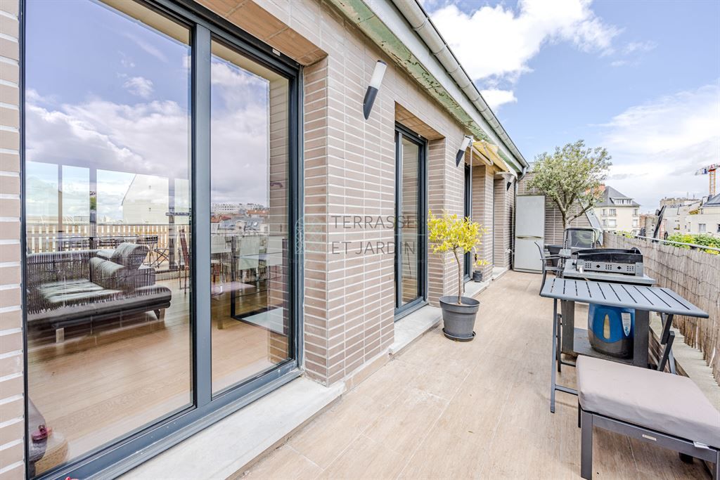 Duplex T3 em Le Kremlin-Bicetre, France N.º 180499