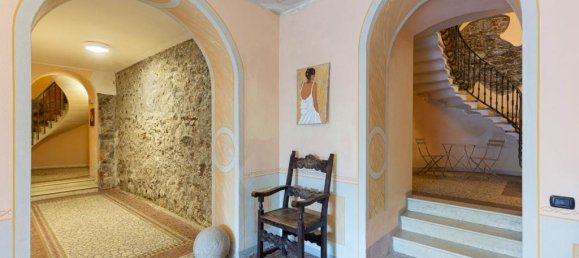  Castillos de 3 habitaciónes en Belgirate, Italy No. 77741 8