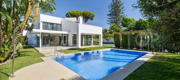 4 غرف نوم فيلا في Marbella, Spain رقم 187727 31