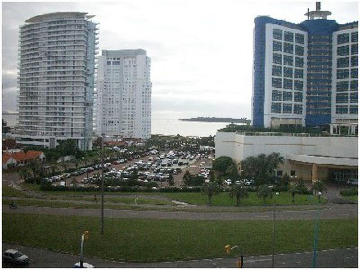 4 bedrooms Apartment in Maldonado, Uruguay No. 6482