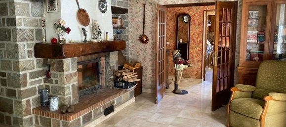 Casa de 5 dormitorios en Mayenne, France No. 363440 14